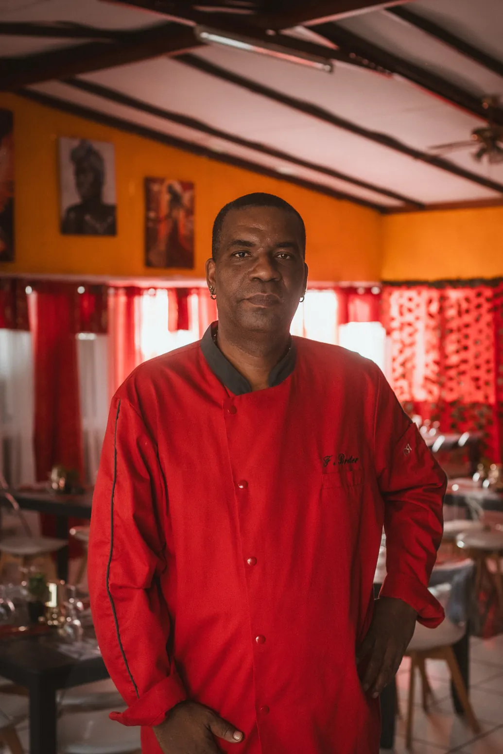 Le chef du restaurant La Re-Naissance